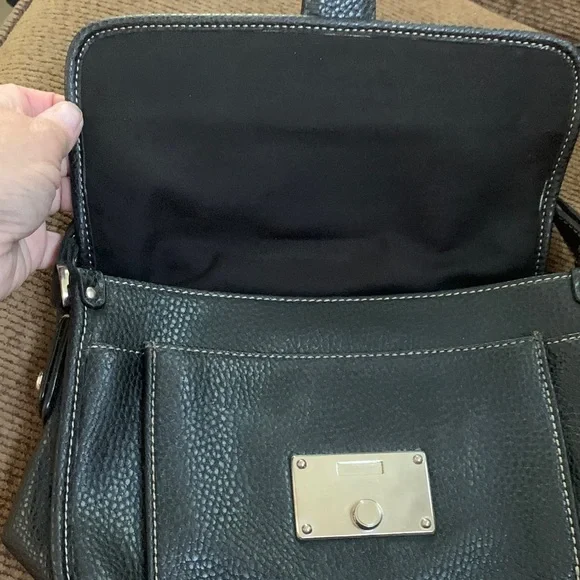 Liz Claiborne Black Leather Crossbody Bag - Picture 2 of 8